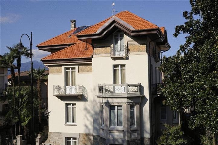 Residence Villa Maurice Stresa Bagian luar foto